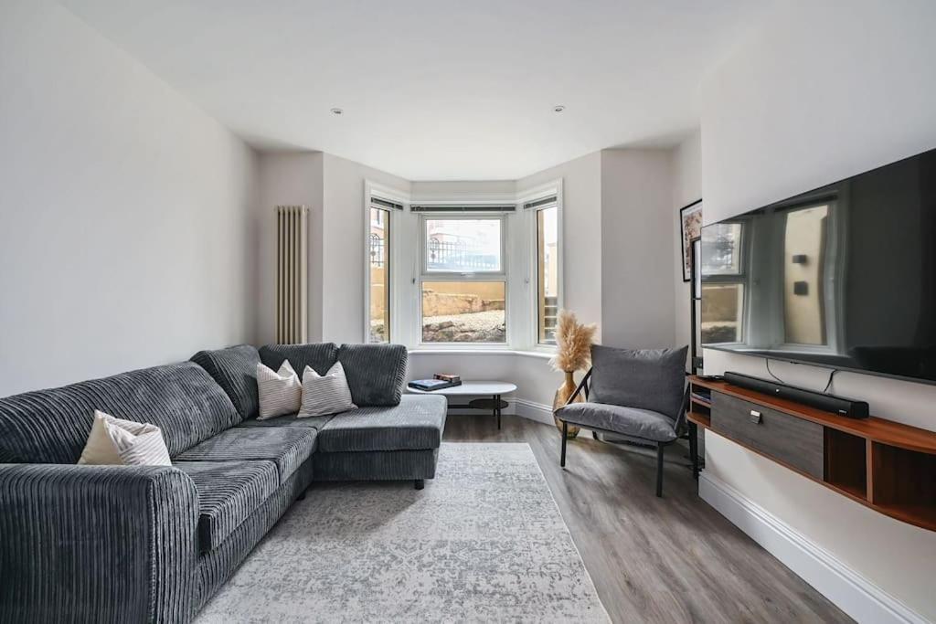 Stunning Spacious Duplex With Garden 141A Гастингс Экстерьер фото