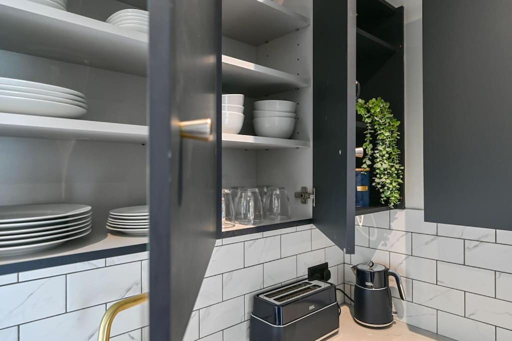 Stunning Spacious Duplex With Garden 141A Гастингс Экстерьер фото
