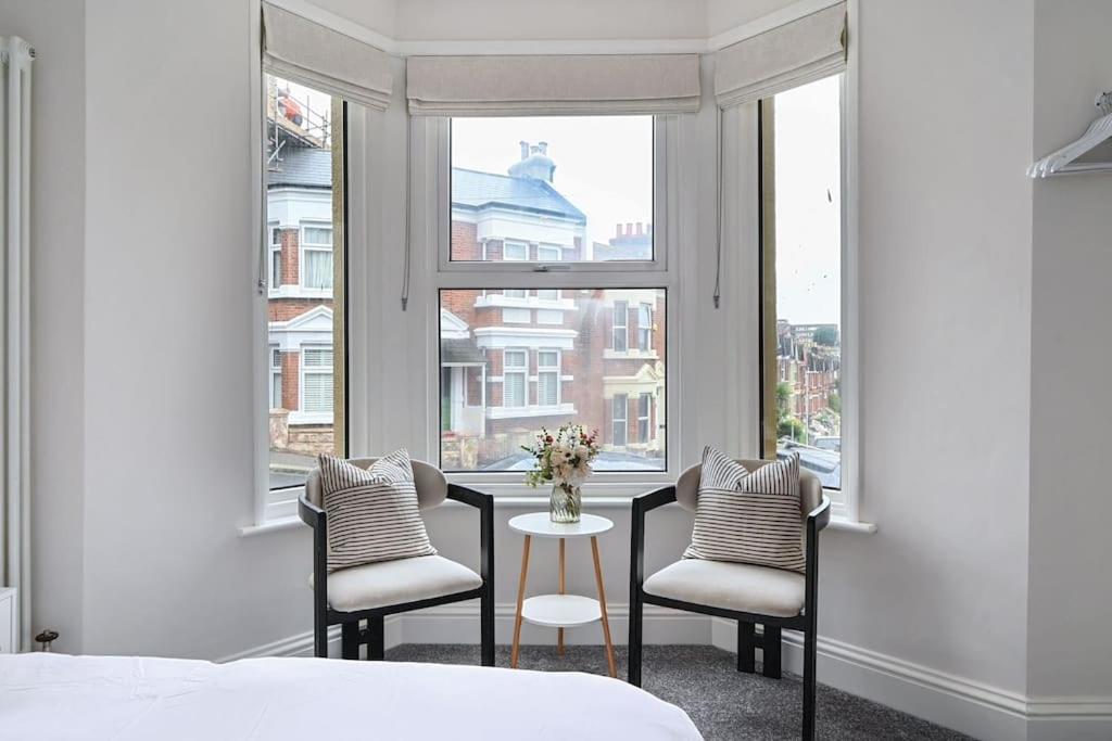 Stunning Spacious Duplex With Garden 141A Гастингс Экстерьер фото