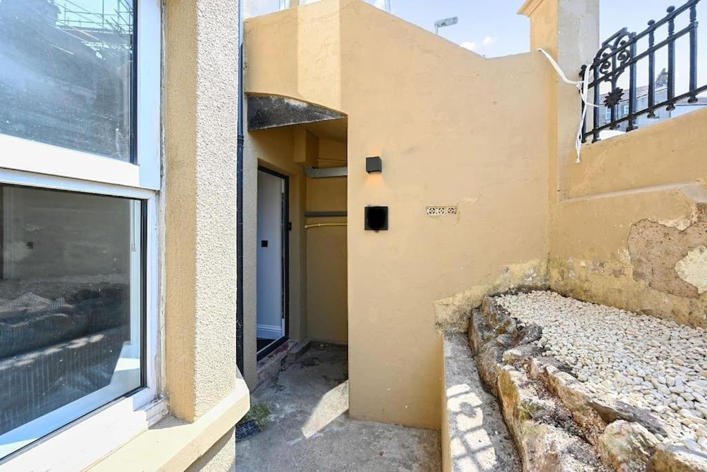 Stunning Spacious Duplex With Garden 141A Гастингс Экстерьер фото